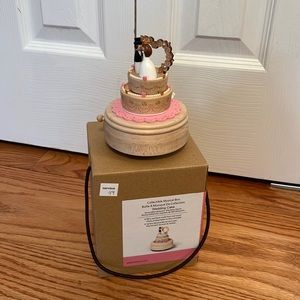 Wedding cake collectible musical box